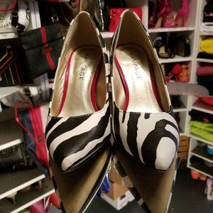 BLACK/WHITE/RED ZEBRA PUMP